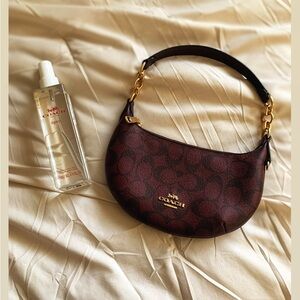 ✨ Sold ✨Coach Payton Burgundy and Gold Bag